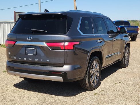 Used 2023 Toyota Sequoia Capstone AWD/4WD image 4