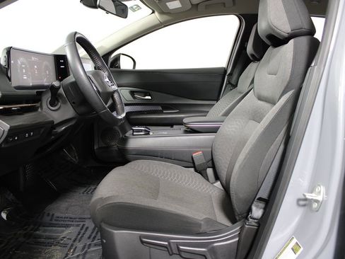 Used 2024 Nissan Ariya FWD image 8