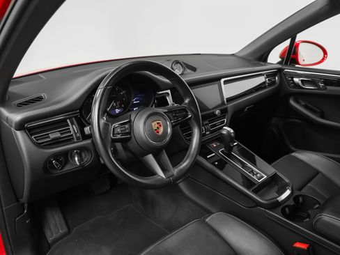 Certified 2023 Porsche Macan AWD/4WD image 48