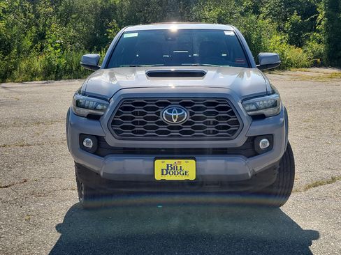 Used 2021 Toyota Tacoma TRD Sport w/ TRD Premium Sport Package AWD/4WD image 2