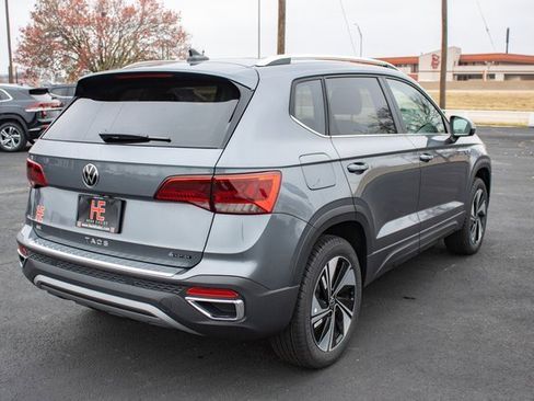 Used 2024 Volkswagen Taos SE image 7