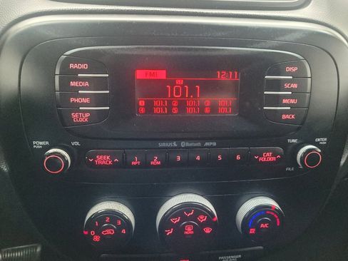 Used 2016 Kia Soul image 25