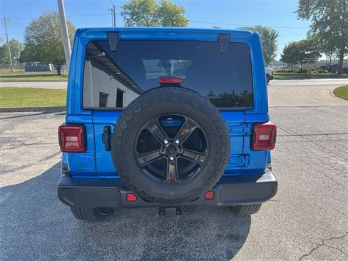 Used 2021 Jeep Wrangler Unlimited Sahara image 4