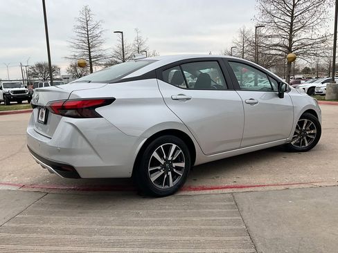 Used 2025 Nissan Versa SV image 6
