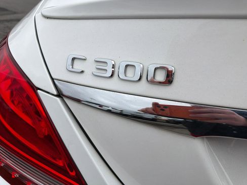 Used 2018 Mercedes-Benz C 300 4MATIC Sedan image 7