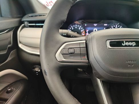 Used 2025 Jeep Compass Limited AWD/4WD image 11
