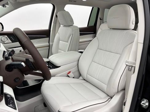 New 2026 Buick Enclave Avenir image 21