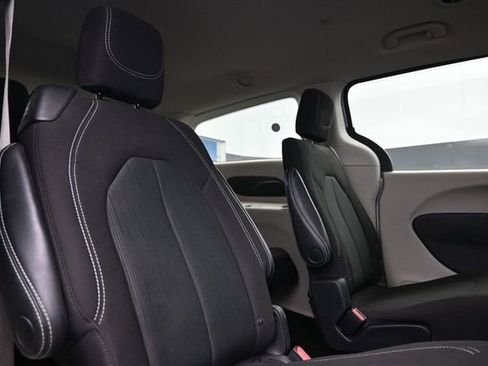 Used 2023 Chrysler Voyager LX FWD image 24