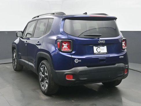 Used 2018 Jeep Renegade Latitude image 4