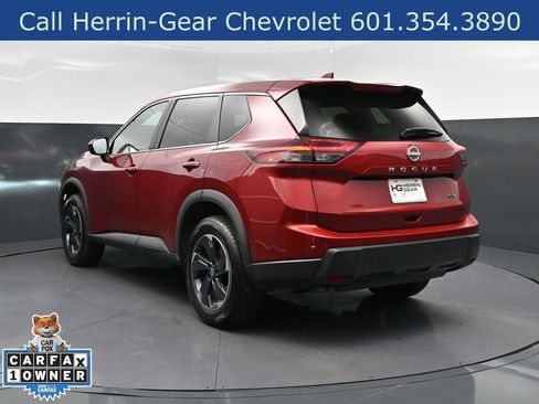 Used 2024 Nissan Rogue SV FWD image 5