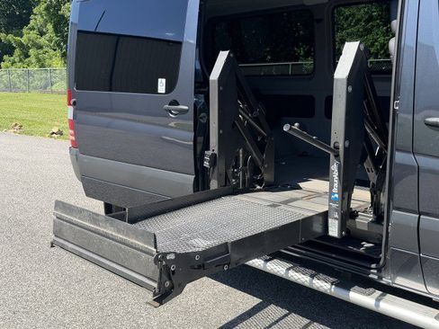 Used 2017 Mercedes-Benz Sprinter 2500 image 25