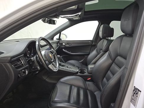 Used 2021 Porsche Macan GTS w/ Sport Chrono Package AWD/4WD image 4