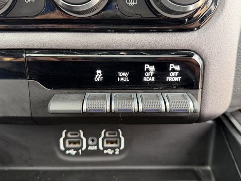 Used 2022 RAM 1500 Laramie w/ Sport Appearance Package AWD/4WD image 31