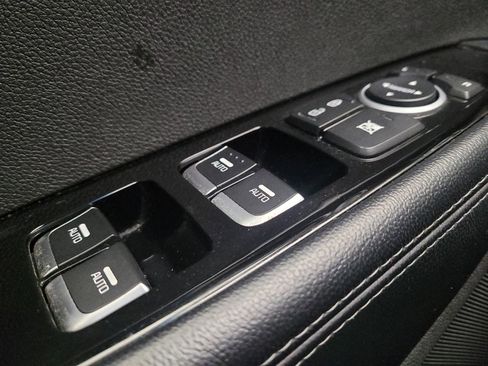 Used 2019 Kia Sorento SX image 27