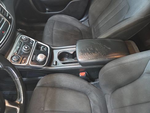 Used 2015 Chrysler 200 Limited w/ Convenience Group FWD image 17