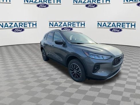 New 2026 Ford Escape SE image 2