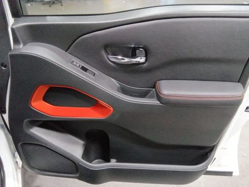 Used 2023 Nissan Frontier PRO-4X w/ Pro Convenience Package image 18