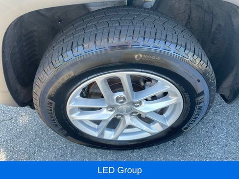 Certified 2024 Jeep Grand Cherokee Laredo X RWD image 11