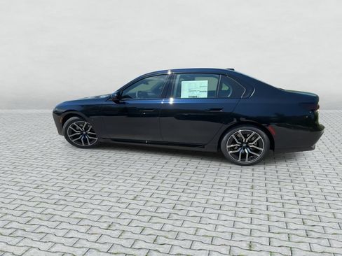 Used 2026 BMW 750e xDrive AWD/4WD image 5