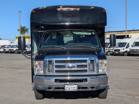 Used 2013 Ford E-450 and Econoline 450 Super Duty w/ Shuttle Bus Prep Pkg RWD image 3