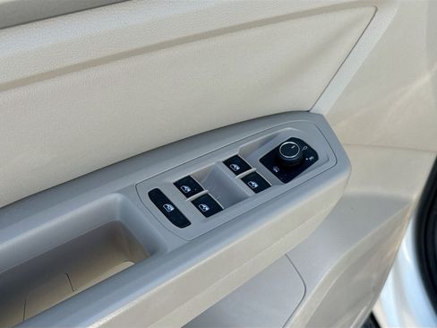 Used 2019 Volkswagen Atlas SE FWD image 22
