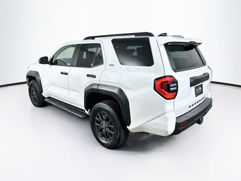 Used 2025 Toyota 4Runner SR5 AWD/4WD image 5