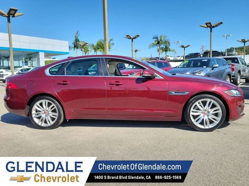 Used 2017 Jaguar XF Prestige image 11