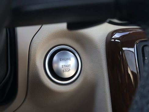 Used 2019 Mercedes-Benz SLC 300 image 28