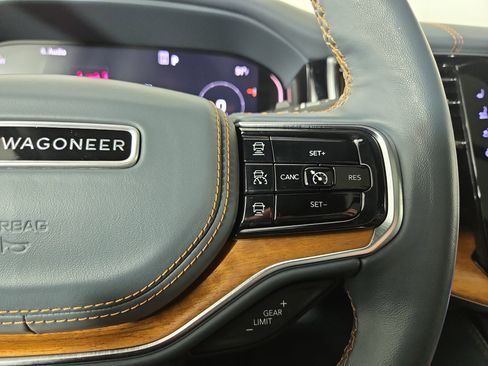 Used 2023 Jeep Grand Wagoneer L Series II w/ Premium Group II image 18