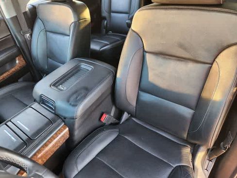 Used 2018 Chevrolet Suburban Premier image 11