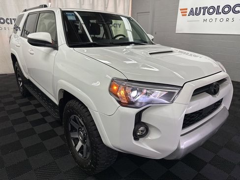 Used 2023 Toyota 4Runner TRD Off-Road image 3