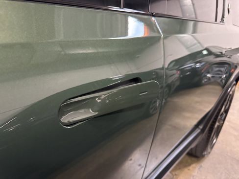 Used 2025 Rivian R1S Adventure image 9