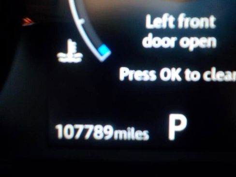 Used 2018 Jaguar F-PACE Prestige image 13