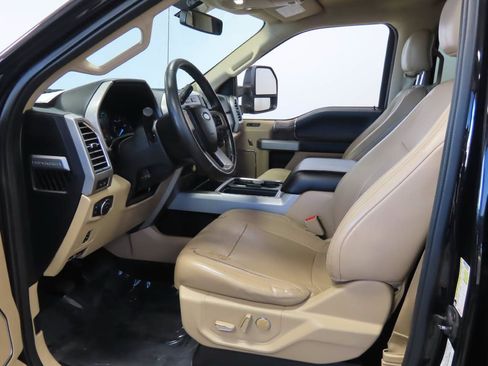 Used 2017 Ford F250 Lariat w/ Lariat Value Package AWD/4WD image 14