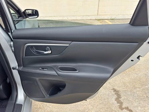 Used 2015 Nissan Altima 2.5 S w/ Special Edition Package FWD image 39
