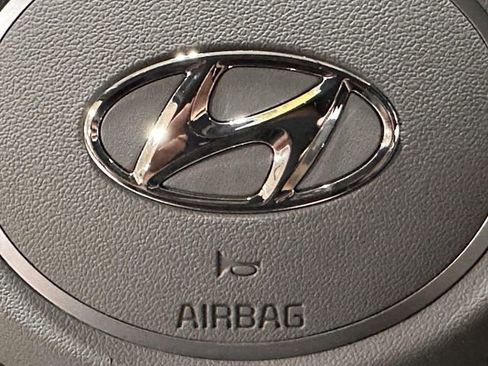 Used 2023 Hyundai Elantra SE FWD image 28