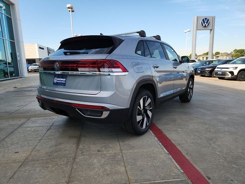 New 2026 Volkswagen Atlas Cross Sport SE image 7