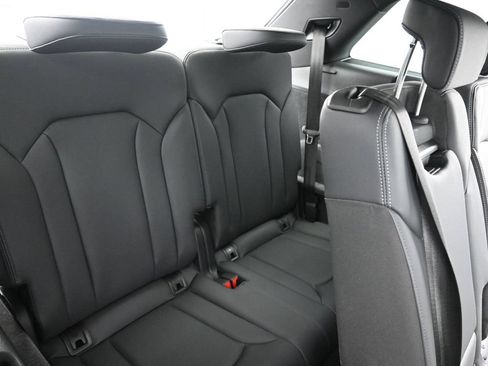 Used 2025 Audi Q7 3.0T Premium Plus AWD/4WD image 14