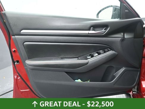 Used 2024 Nissan Altima 2.5 SR w/ SR Premium Package image 20