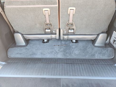 Used 2021 Toyota Land Cruiser image 38