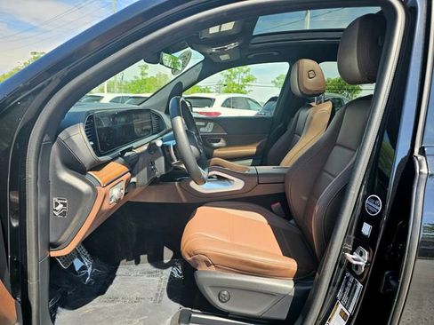 Certified 2025 Mercedes-Benz GLS 450 4MATIC image 17