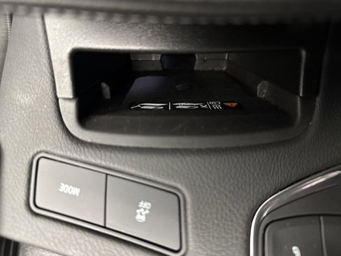 Used 2025 Cadillac XT6 Premium Luxury image 18