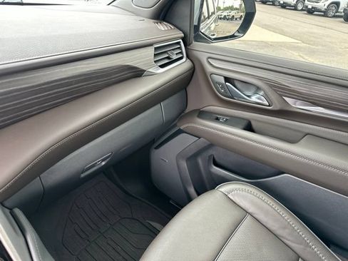 Used 2023 GMC Yukon XL Denali RWD image 17