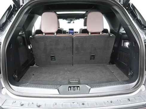 Used 2021 Ford Explorer Platinum w/ Equipment Group 601A AWD/4WD image 43