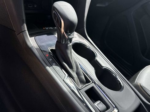Used 2024 Chevrolet Equinox Premier FWD image 23