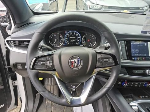 Used 2024 Buick Enclave Premium image 6