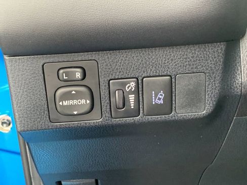 Used 2017 Toyota RAV4 XLE image 28