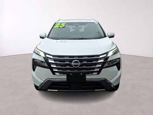 Used 2025 Nissan Rogue SL w/ Tech Package AWD/4WD image 2