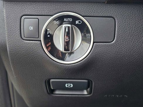 Used 2015 Mercedes-Benz GL 450 4MATIC image 28