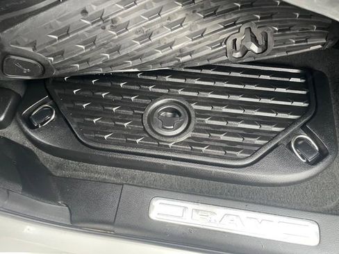 Used 2022 RAM 1500 Laramie AWD/4WD image 34